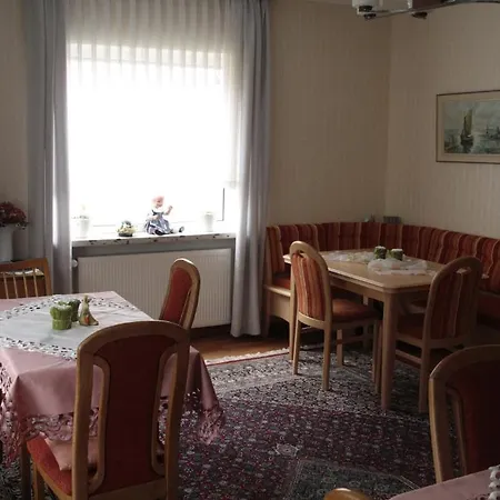 Weinfelderhof 3*